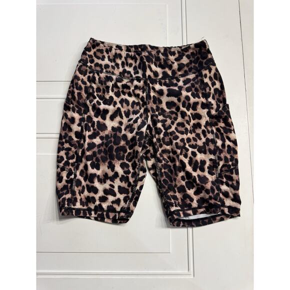 Women's Leopard Animal Print Mid Rise Bike Shorts Sz Medium - Picture 1 of 4